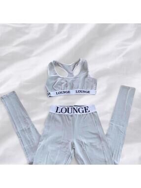 White Lounge Set !!(Sports Bra + Leggings)